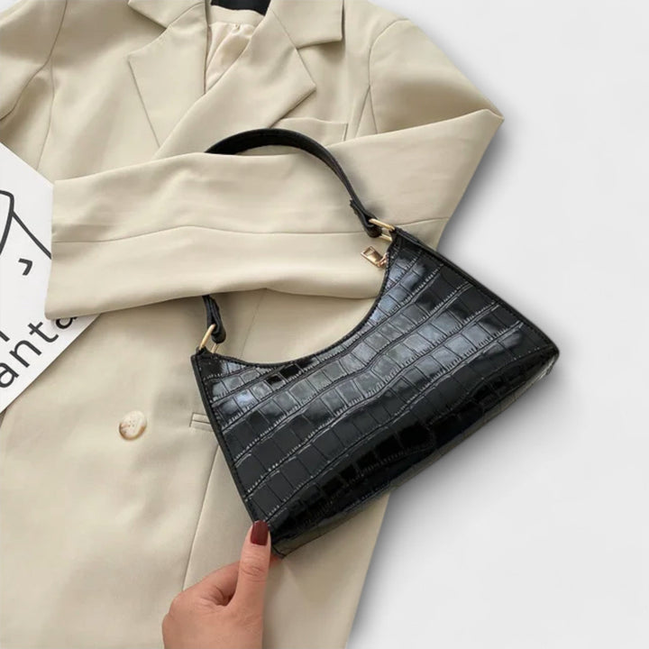 Lora. - Shiny Leather Bag